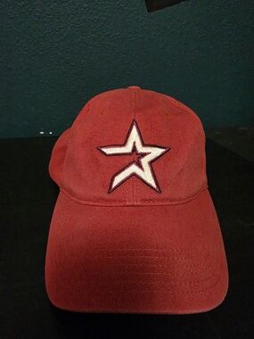 Genuine Merchandise Rust Red Baseball Cap with White Star Lining